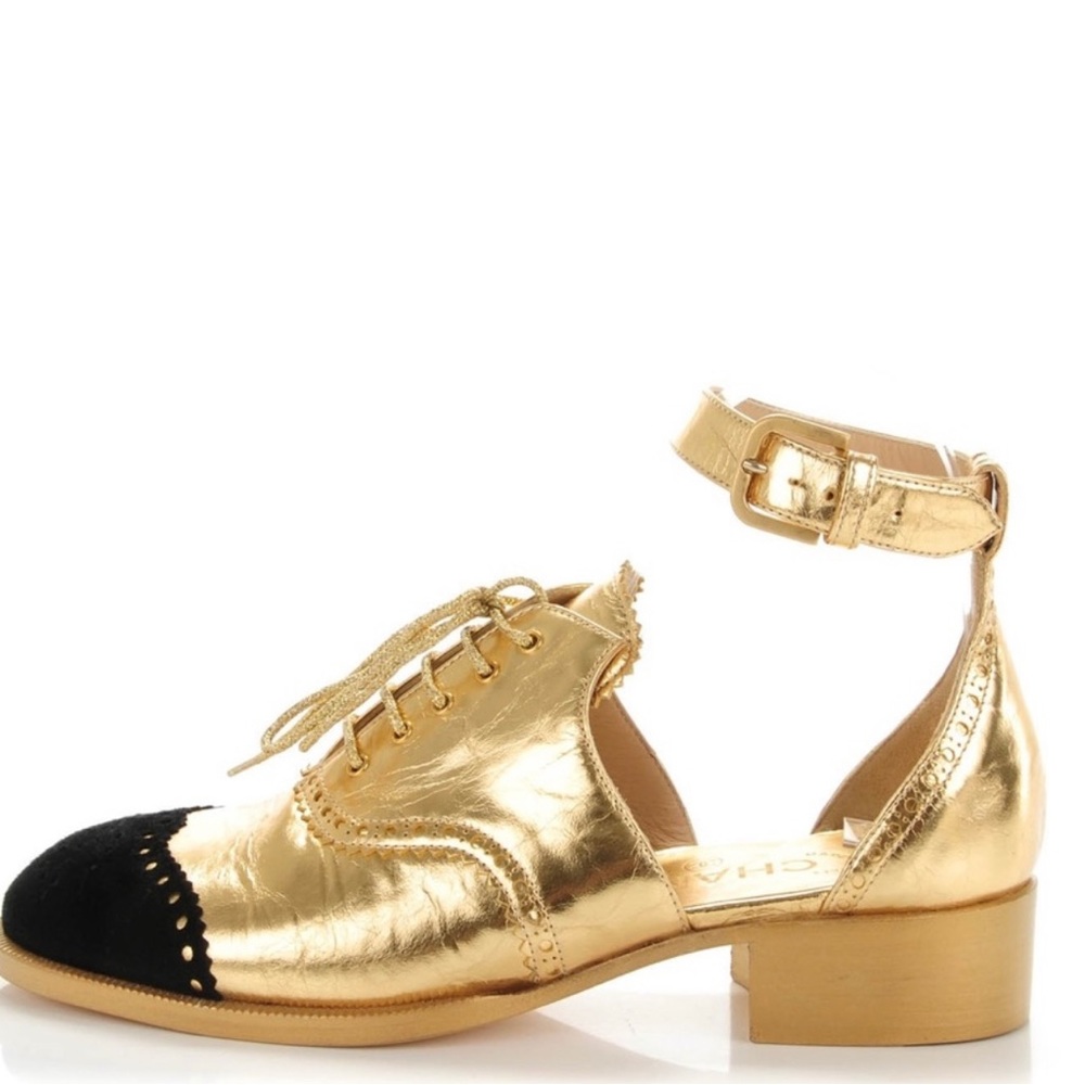 CHANEL Black oxford shoes with ankle strap - Picture 6 of 6